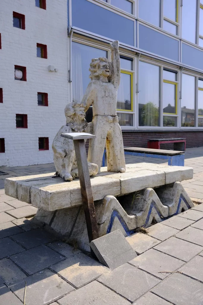 Beeld van 2 spelende kinderen.